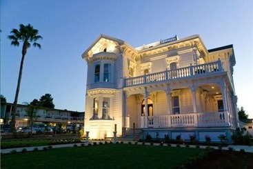 مبيت وإفطار West Cliff Inn, A Four Sisters Inn