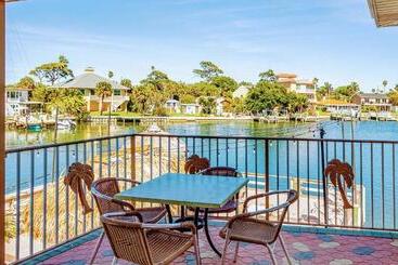 Bay Palms Waterfront Resort   Hotel And Marina