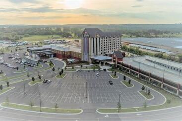 Cherokee Casino Hotel Roland