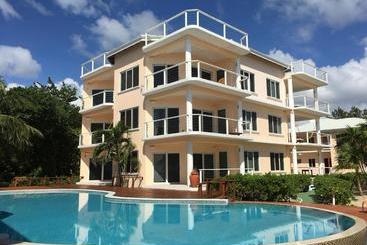 בית מלון כפרי Laru Beya All Inclusive Resort