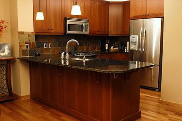 هتل Rundle Cliffs Lodge By Spring Creek Vacations