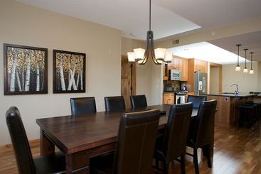 هتل Rundle Cliffs Lodge By Spring Creek Vacations