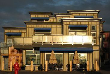Hotel Sooke Harbour Resort & Marina