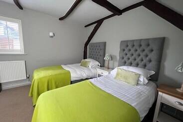 בית מלון כפרי The Sparsholt Barn