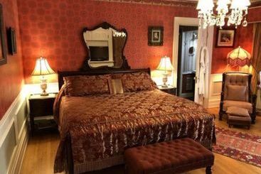 Melange Bed And Breakfast