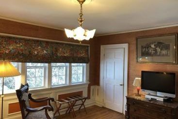 Melange Bed And Breakfast
