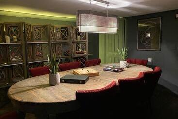 膳宿费 Ginger Peanut