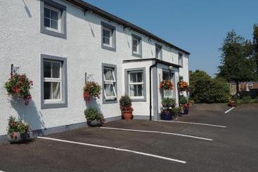 Пансион Surrone House