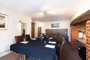 膳宿费 The Limes Country Lodge Hotel & Admiral Restaurant