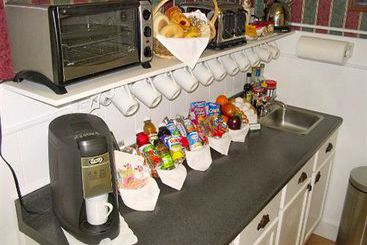 Pinehill Inn Bed & Breakfast