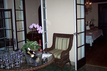 Robinwood Bed & Breakfast