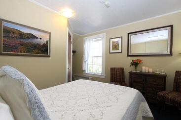 Seagull Inn Bed & Breakfast