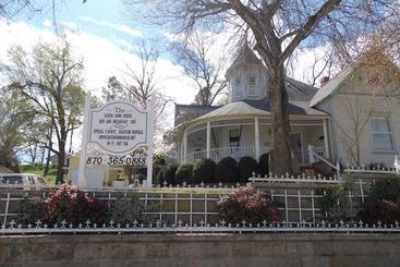 The Queen Anne House Bed And Breakfast