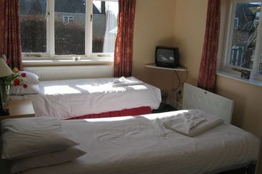 민박 The Royal Oak