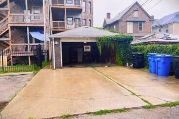 هتل آپارتمان 3bd/2ba In Historic Hyde Park Neighborhood W/ Parking Near University Of Chicago