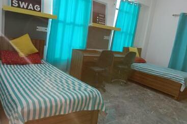 בית מלון כפרי Abuzz Oxfordcaps Agrasen Boys Hostel, Dehradun