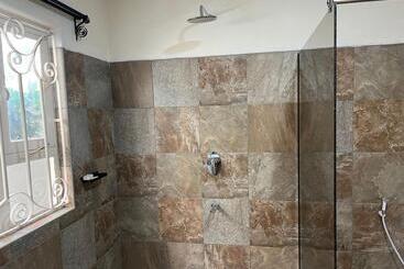 Отель Arushawest