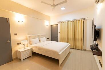 ホテル Regal Business Suites