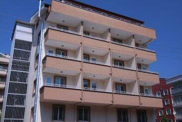 Gülay Pansi̇yon Otel
