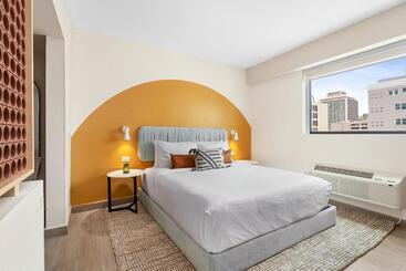 Hibird Apartment And Suites