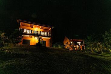 فندق Eulophiella