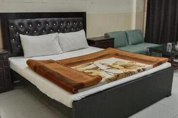 هتل Khursheed Palace