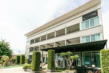 Отель Oyo 75305 T Park Pak Chong