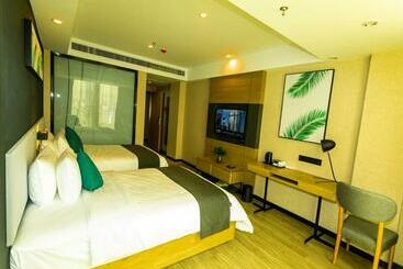 בית מלון כפרי Up And In Hainan Dongfang City Dongfang Avenue Store