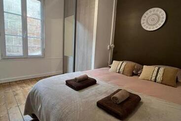 هتل آپارتمان L Escale Niortaise   Centre Ville   10mn Gare   Wifi   Netflix