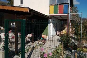 펜션 мега къща за гости