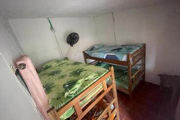 بنسيون Sisio Hostal