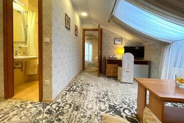 Penthouse Apartment In Hotel Eney