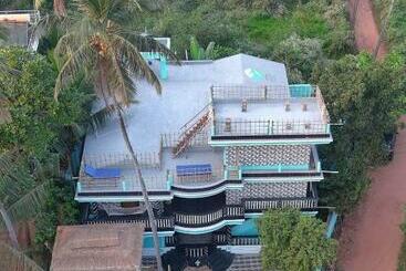 Tropical Wave Hostel Morjim Goa