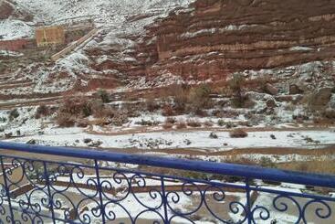 فندق صغير Kasbah Tinariwin