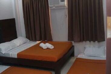 هاستل Westcourt Inn