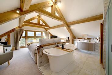 مبيت وإفطار A Barn At South Downs Stay