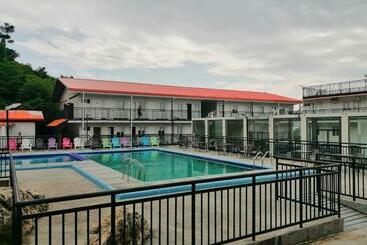 By The Sea Hotel Bulalacao