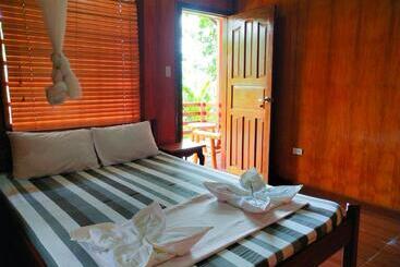 پانسیون Victordelia Hilltop Hostel