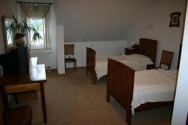 پانسیون Gostišče Guest House Stari Hrast