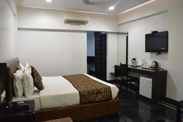 Shilpi Hill Resort