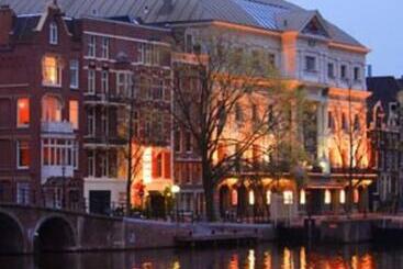 Tiny Houseboat B&b On The Amstel River