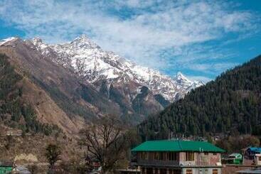 Bella View Hostel, Pulga