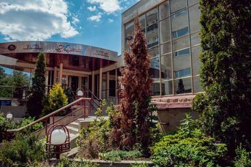 فندق поділля