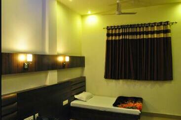 ホテル Amar Palace By Wb Inn