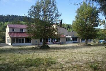 فندق Hôtel Le Moulin De Savin Restaurant Le Clos Fleuri