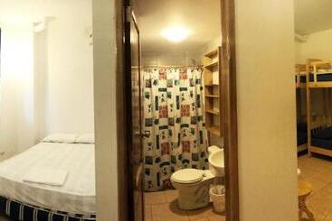 호스텔 Hostal Yaku Montañita