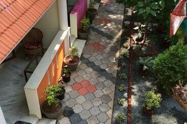 ペンション Moon Valley Cottage