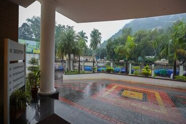 Ganpat Grand, Palani