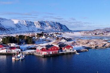 Lydersen Rorbuer Hostel And Apartments Kvalvika And Rytten