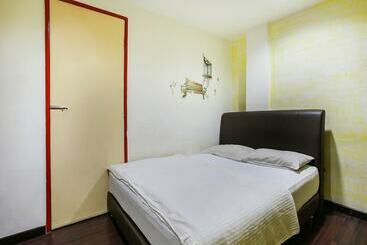 Spot On 89901 Hotel Ship Arm